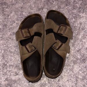 Women’s Birkenstock 39 Tan Suede Sandals